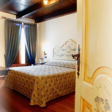 Archi Del Sole & San Rocco 호텔