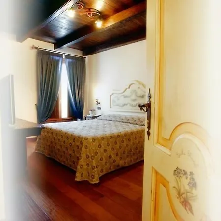 Archi Del Sole & San Rocco 호텔