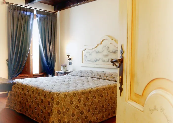 Archi Del Sole & San Rocco 호텔